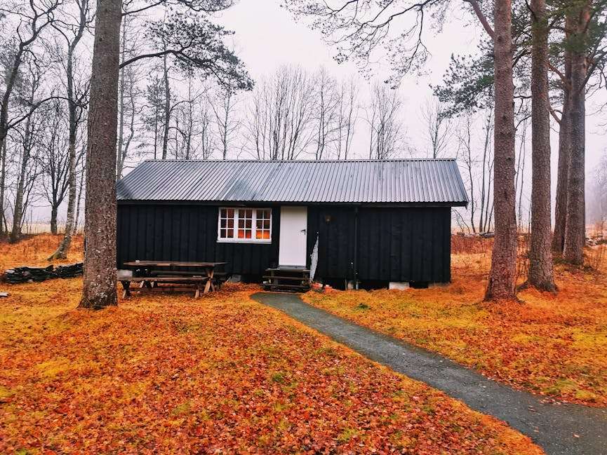 klaargemaakte schuur in de herfst